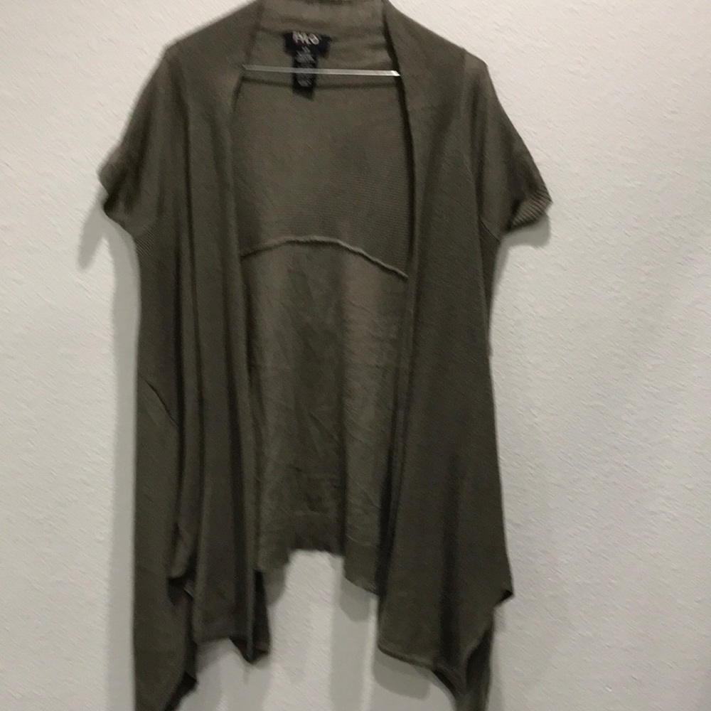 Fylo Cardigan layering short sleeve green, size small petite.